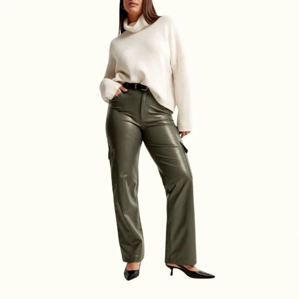 Abercrombie 90s Relaxed High Rise Faux Leather Cargo Pants - Picture 2 of 3